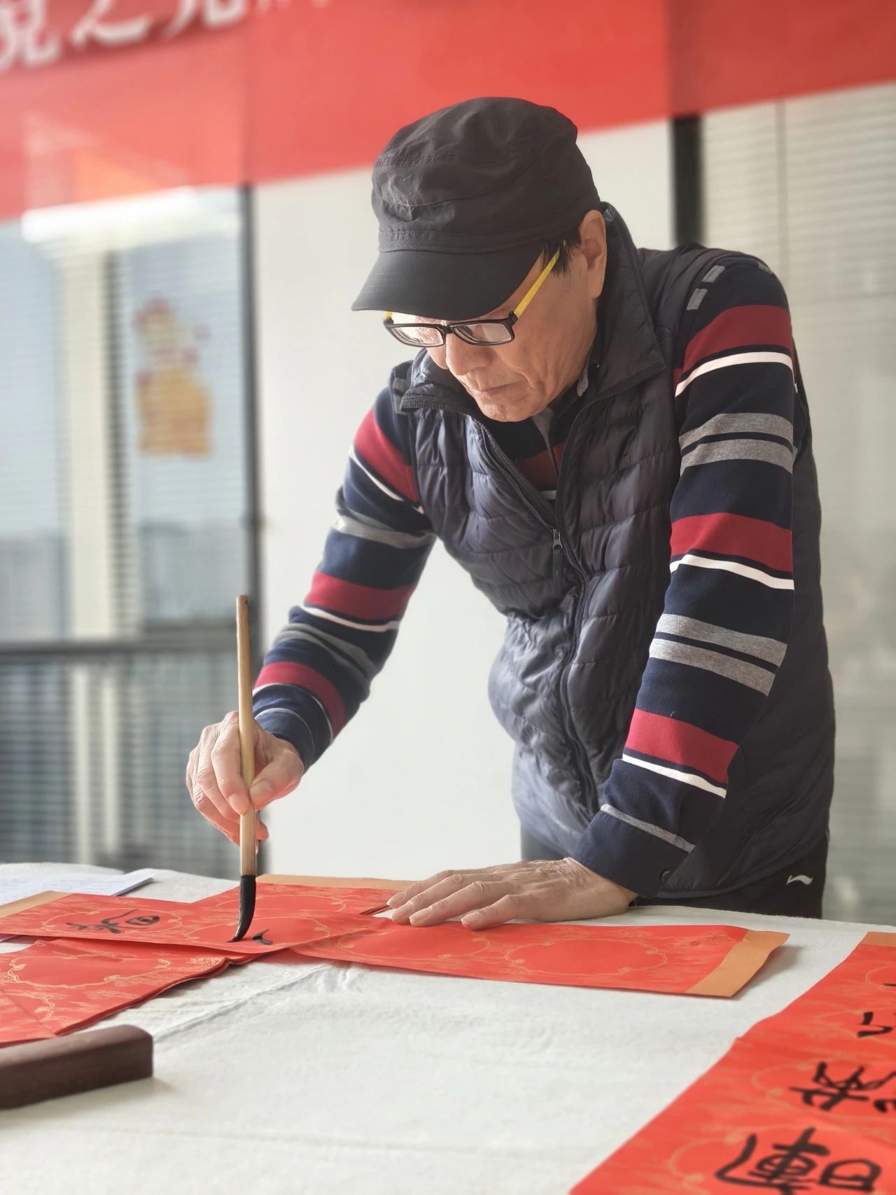 “党之光辉润联笔 春之喜庆入民心”主题党日活动(图5) 5.jpg